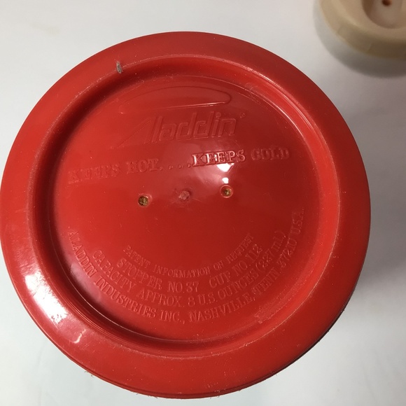 DISNEY SNOW WHITE AND SEVEN DWARFS THERMOS BOTTLE - Picture 6 of 6